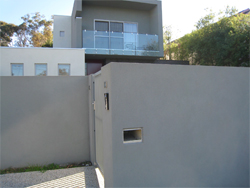 Letterbox cavity in wall